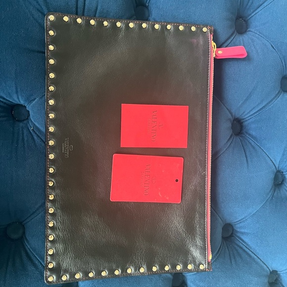 Authentic Valentino Camo clutch - Picture 5 of 14